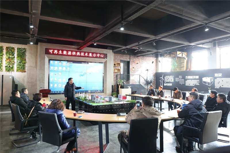 买球赛十大平台(中国)集团有限公司推动更名大学暨七十周年校庆启动仪式在新能源交流中心举行8.jpg